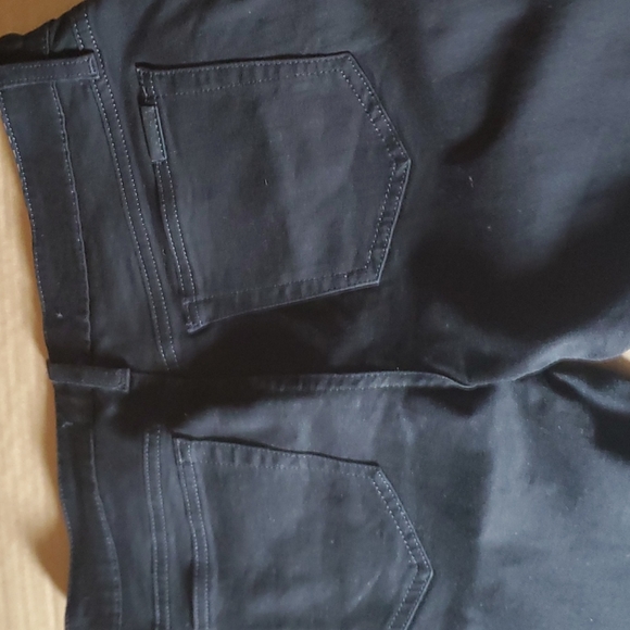 JOE'S BLACK JEAN - Picture 4 of 6